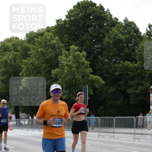 29.06.2025 - hella hamburg halbmarathon Jannik Wohlers http://msf.ph/oto/8232994 29.06.2025 10:28:17 Lombardsbrücke 1518, 1557, 4700, 4834, 5249, 5250, 5718, 5903, 5939, 6102, 6418, 7980, 8560, 9642, 9716, 9855, 10068, 10434, 15256, 16125, 16643, 18293 meine-sportfotos.de