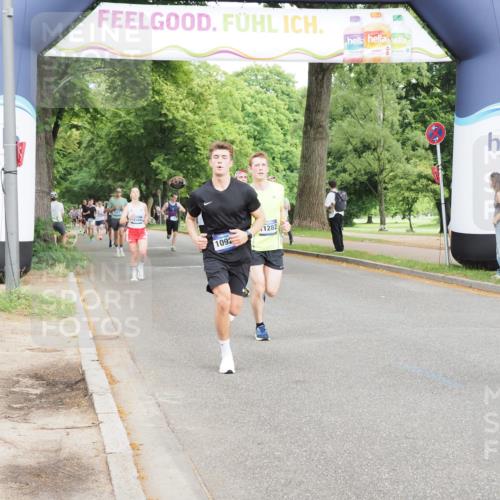 29.06.2025 - hella hamburg halbmarathon MichiJ http://msf.ph/oto/8233016 29.06.2025 10:26:42 Zwischen KM18-KM19 5791, 7743, 8571, 9017, 9171, 9643, 10793, 10922, 11282, 16075, 18193, 18277 meine-sportfotos.de