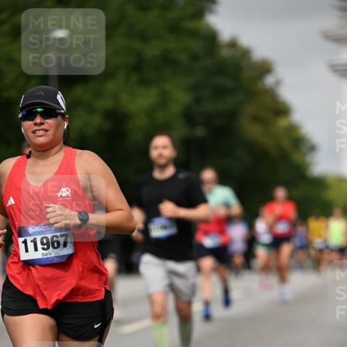 29.06.2025 - hella hamburg halbmarathon Dr. Thomas Lammeyer http://msf.ph/oto/8233026 29.06.2025 10:13:30 Kennedybrücke 7081, 7187, 7636, 9297, 9306, 9781, 10819, 11067 meine-sportfotos.de