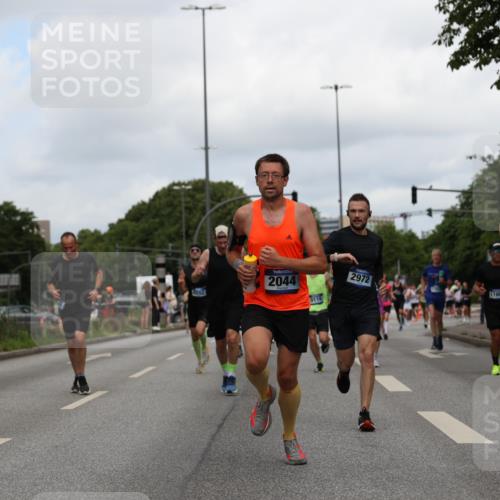 29.06.2025 - hella hamburg halbmarathon Yannick Fuchs http://msf.ph/oto/8233048 29.06.2025 10:34:18 20KM 1358, 1975, 2044, 2546, 2563, 2573, 2972, 3547, 3626, 4398, 4565, 5752, 7981, 8319, 8346, 8925, 9116, 9540, 11284, 11714, 11806, 12046, 12091, 12335, 12372, 13190, 13479, 13514, 14077, 14204, 14272, 14699, 15094, 15336, 15421, 15435, 15744, 15828, 17425, 17668, 17792, 17916, 17973, 18013, 18154, 18803 meine-sportfotos.de
