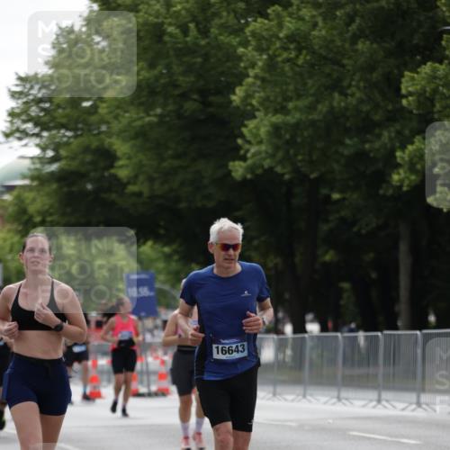 29.06.2025 - hella hamburg halbmarathon Jannik Wohlers http://msf.ph/oto/8233056 29.06.2025 10:28:18 Lombardsbrücke 1518, 1557, 4700, 4834, 5167, 5249, 5250, 5718, 5903, 5939, 6102, 6418, 8560, 9642, 9716, 9855, 10068, 10434, 15256, 16125, 16643, 18293 meine-sportfotos.de