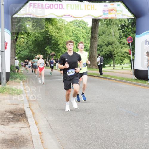 29.06.2025 - hella hamburg halbmarathon MichiJ http://msf.ph/oto/8233070 29.06.2025 10:26:42 Zwischen KM18-KM19 5791, 7743, 8571, 9017, 9171, 9643, 10793, 10922, 11282, 16075, 18193, 18277 meine-sportfotos.de