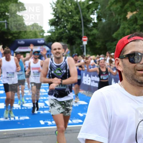 29.06.2025 - hella hamburg halbmarathon Zöllner http://msf.ph/oto/8233079 29.06.2025 10:54:22 Ziel 1267, 1442, 3103, 3177, 3861, 6082, 6084, 6511, 6512, 7274, 8223, 8772, 11430, 13033, 13289, 13803, 15946, 16527, 16574, 16750, 16879, 17087, 17698, 18268 meine-sportfotos.de