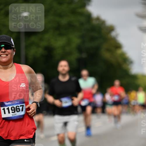 29.06.2025 - hella hamburg halbmarathon Dr. Thomas Lammeyer http://msf.ph/oto/8233091 29.06.2025 10:13:30 Kennedybrücke 7081, 7187, 7636, 9297, 9306, 9781, 10819, 11067 meine-sportfotos.de