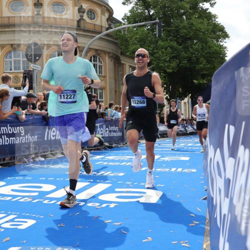 29.06.2025 - hella hamburg halbmarathon Strokosch-Dieckow http://msf.ph/oto/8233115 29.06.2025 10:34:03 Ziel 7884, 9345, 9376, 9519, 11019, 11202, 11227, 13066, 13493, 13494, 14448, 15268, 16724, 17751, 17877 meine-sportfotos.de