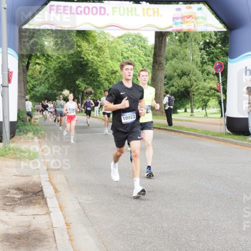 29.06.2025 - hella hamburg halbmarathon MichiJ http://msf.ph/oto/8233122 29.06.2025 10:26:42 Zwischen KM18-KM19 5791, 7743, 8571, 9017, 9171, 9643, 10793, 10922, 11282, 16075, 18193, 18277 meine-sportfotos.de
