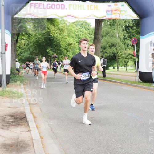 29.06.2025 - hella hamburg halbmarathon MichiJ http://msf.ph/oto/8233131 29.06.2025 10:26:42 Zwischen KM18-KM19 5791, 7743, 8571, 9017, 9171, 9643, 10793, 10922, 11282, 16075, 18193, 18277 meine-sportfotos.de