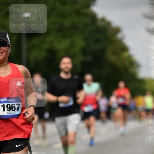 29.06.2025 - hella hamburg halbmarathon Dr. Thomas Lammeyer http://msf.ph/oto/8233147 29.06.2025 10:13:30 Kennedybrücke 7081, 7187, 7636, 9297, 9306, 9781, 10819, 11067 meine-sportfotos.de