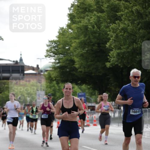 29.06.2025 - hella hamburg halbmarathon Jannik Wohlers http://msf.ph/oto/8233195 29.06.2025 10:28:19 Lombardsbrücke 1518, 1557, 3717, 4700, 4834, 5167, 5249, 5250, 5718, 5903, 5939, 6102, 6418, 8560, 9642, 9716, 9855, 10068, 10434, 15256, 15452, 16125, 16643, 18293 meine-sportfotos.de