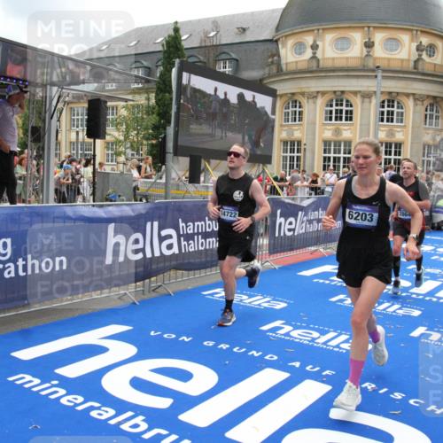 29.06.2025 - hella hamburg halbmarathon Michael Strokosch http://msf.ph/oto/8233199 29.06.2025 10:47:25 Ziel 51, 2274, 2864, 5024, 5650, 6168, 6203, 8693, 10423, 11077, 11491, 11518, 13782, 14722, 15350, 15611, 16089, 16286, 16819, 18974 meine-sportfotos.de