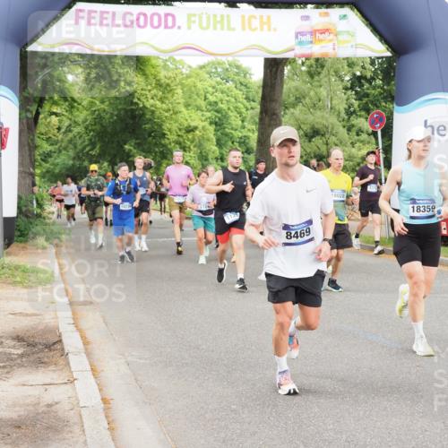 29.06.2025 - hella hamburg halbmarathon MichiJ http://msf.ph/oto/8233217 29.06.2025 10:49:46 Zwischen KM18-KM19 1126, 1722, 1724, 4370, 6311, 8469, 9899, 10194, 11402, 12567, 13528, 13739, 13841, 15093, 18028, 18359, 18739, 18796 meine-sportfotos.de