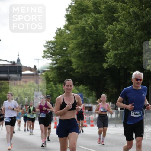 29.06.2025 - hella hamburg halbmarathon Jannik Wohlers http://msf.ph/oto/8233226 29.06.2025 10:28:19 Lombardsbrücke 1518, 1557, 3717, 4700, 4834, 5167, 5249, 5250, 5718, 5903, 5939, 6102, 6418, 8560, 9642, 9716, 9855, 10068, 10434, 15256, 15452, 16125, 16643, 18293 meine-sportfotos.de