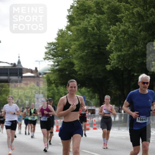 29.06.2025 - hella hamburg halbmarathon Jannik Wohlers http://msf.ph/oto/8233233 29.06.2025 10:28:19 Lombardsbrücke 1518, 1557, 3717, 4700, 4834, 5167, 5249, 5250, 5718, 5903, 5939, 6102, 6418, 8560, 9642, 9716, 9855, 10068, 10434, 15256, 15452, 16125, 16643, 18293 meine-sportfotos.de