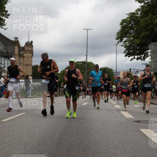 29.06.2025 - hella hamburg halbmarathon Yannick Fuchs http://msf.ph/oto/8233253 29.06.2025 10:46:58 20KM 1098, 1257, 1258, 1482, 1657, 1683, 2111, 2208, 2346, 2910, 3334, 3399, 3952, 3999, 4419, 4587, 4726, 5169, 5194, 5607, 5907, 6198, 6897, 7232, 7383, 8273, 8361, 8587, 8651, 8955, 9065, 9163, 10529, 10724, 10811, 11217, 11588, 11589, 11604, 11689, 12155, 12482, 12910, 14198, 14286, 14805, 15430, 15681, 15980, 16467, 16929, 17198, 17710, 18249, 18331, 18901, 19208, 19244 meine-sportfotos.de