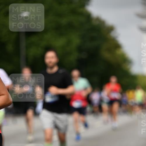 29.06.2025 - hella hamburg halbmarathon Dr. Thomas Lammeyer http://msf.ph/oto/8233261 29.06.2025 10:13:31 Kennedybrücke 7081, 7187, 7636, 9297, 9306, 9434, 9781, 10819, 10943, 11067 meine-sportfotos.de