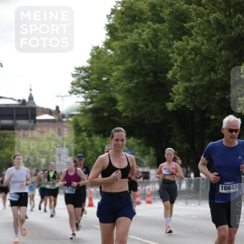 29.06.2025 - hella hamburg halbmarathon Jannik Wohlers http://msf.ph/oto/8233277 29.06.2025 10:28:19 Lombardsbrücke 1518, 1557, 3717, 4700, 4834, 5167, 5249, 5250, 5718, 5903, 5939, 6102, 6418, 8560, 9642, 9716, 9855, 10068, 10434, 15256, 15452, 16125, 16643, 18293 meine-sportfotos.de