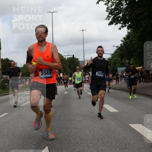 29.06.2025 - hella hamburg halbmarathon Yannick Fuchs http://msf.ph/oto/8233278 29.06.2025 10:34:19 20KM 1358, 1975, 2044, 2546, 2563, 2573, 2972, 3547, 3626, 4381, 4398, 4565, 4766, 5752, 7981, 8319, 8346, 8925, 8933, 9116, 9540, 11284, 11714, 11806, 12046, 12091, 12335, 12372, 13190, 13479, 13514, 14077, 14204, 14272, 14699, 15094, 15336, 15421, 15435, 15744, 15828, 17425, 17668, 17792, 17916, 17973, 18013, 18154, 18803 meine-sportfotos.de