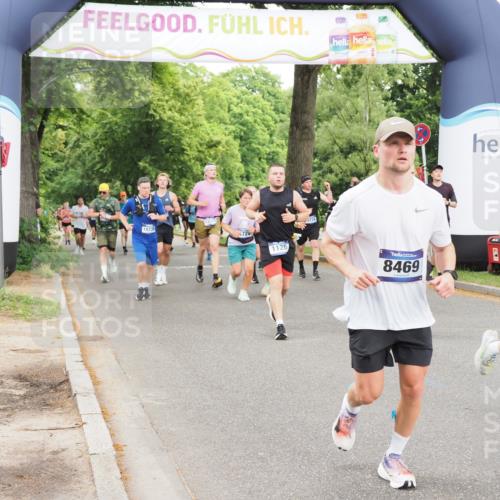 29.06.2025 - hella hamburg halbmarathon MichiJ http://msf.ph/oto/8233289 29.06.2025 10:49:46 Zwischen KM18-KM19 1126, 1722, 1724, 4370, 6311, 8469, 9899, 10194, 11402, 12567, 13528, 13739, 13841, 15093, 18028, 18359, 18739, 18796 meine-sportfotos.de
