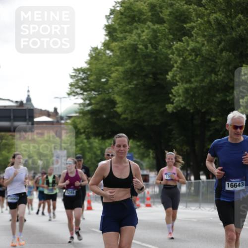 29.06.2025 - hella hamburg halbmarathon Jannik Wohlers http://msf.ph/oto/8233330 29.06.2025 10:28:19 Lombardsbrücke 1518, 1557, 3717, 4700, 4834, 5167, 5249, 5250, 5718, 5903, 5939, 6102, 6418, 8560, 9642, 9716, 9855, 10068, 10434, 15256, 15452, 16125, 16643, 18293 meine-sportfotos.de
