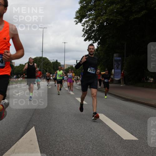 29.06.2025 - hella hamburg halbmarathon Yannick Fuchs http://msf.ph/oto/8233341 29.06.2025 10:34:20 20KM 1358, 1975, 2044, 2563, 2573, 2972, 3547, 3626, 4381, 4398, 4565, 4766, 5752, 7981, 8319, 8346, 8933, 9116, 9540, 11284, 11714, 11806, 12046, 12091, 12335, 12372, 13190, 13479, 13514, 14077, 14204, 14272, 14699, 15094, 15336, 15421, 15435, 15744, 15828, 17425, 17668, 17792, 17916, 17973, 18013, 18154, 18803 meine-sportfotos.de