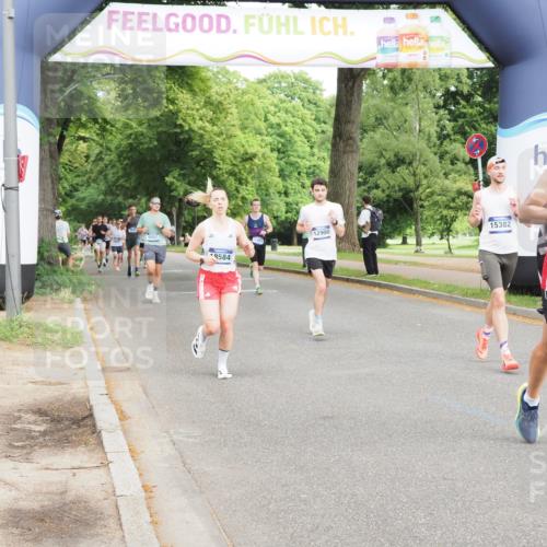 29.06.2025 - hella hamburg halbmarathon MichiJ http://msf.ph/oto/8233375 29.06.2025 10:26:44 Zwischen KM18-KM19 5091, 5791, 7743, 9017, 9171, 9643, 10922, 11282, 12900, 15382, 16075, 18193, 18277, 18584 meine-sportfotos.de