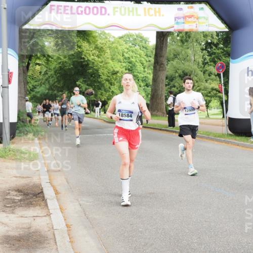 29.06.2025 - hella hamburg halbmarathon MichiJ http://msf.ph/oto/8233450 29.06.2025 10:26:45 Zwischen KM18-KM19 5091, 5791, 9171, 9643, 10922, 11282, 12900, 15382, 16075, 18584 meine-sportfotos.de