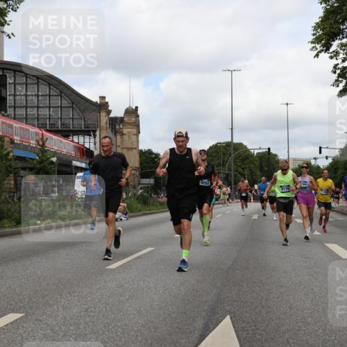 29.06.2025 - hella hamburg halbmarathon Yannick Fuchs http://msf.ph/oto/8233492 29.06.2025 10:34:21 20KM 1358, 1975, 2044, 2563, 2573, 2972, 3547, 3626, 4381, 4398, 4565, 4766, 4888, 5752, 7981, 8319, 8346, 8574, 8933, 9116, 9540, 11284, 11714, 11806, 12046, 12091, 12335, 12372, 13190, 13514, 14077, 14204, 14272, 14699, 15336, 15421, 15435, 15744, 15828, 17425, 17668, 17792, 17916, 17973, 18013, 18154, 18803 meine-sportfotos.de