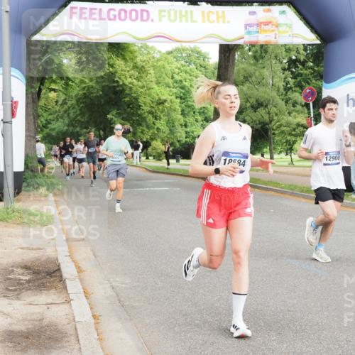 29.06.2025 - hella hamburg halbmarathon MichiJ http://msf.ph/oto/8233517 29.06.2025 10:26:46 Zwischen KM18-KM19 5091, 5791, 9171, 9643, 10922, 11282, 11423, 12900, 15382, 18584 meine-sportfotos.de
