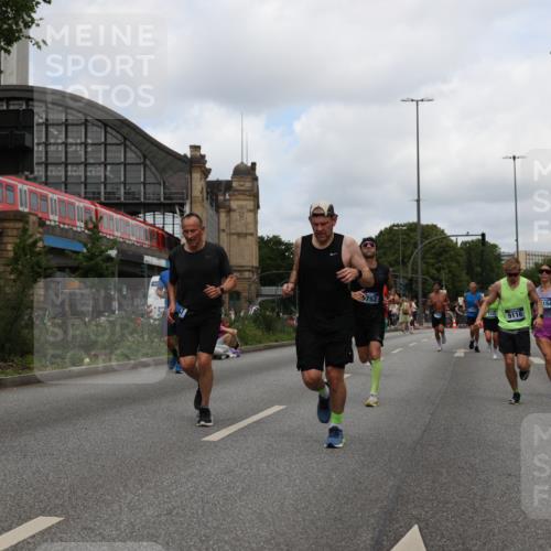 29.06.2025 - hella hamburg halbmarathon Yannick Fuchs http://msf.ph/oto/8233561 29.06.2025 10:34:21 20KM 1358, 1975, 2044, 2563, 2573, 2972, 3547, 3626, 4381, 4398, 4565, 4766, 4888, 5752, 7981, 8319, 8346, 8574, 8933, 9116, 9540, 11284, 11714, 11806, 12046, 12091, 12335, 12372, 13190, 13514, 14077, 14204, 14272, 14699, 15336, 15421, 15435, 15744, 15828, 17425, 17668, 17792, 17916, 17973, 18013, 18154, 18803 meine-sportfotos.de