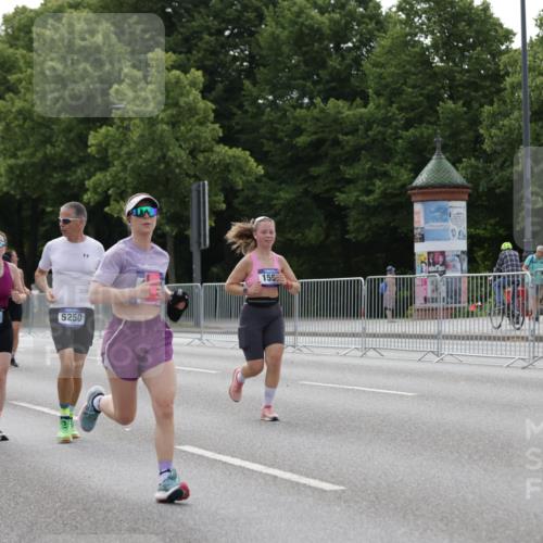 29.06.2025 - hella hamburg halbmarathon Jannik Wohlers http://msf.ph/oto/8233572 29.06.2025 10:28:23 Lombardsbrücke 1518, 1557, 1869, 3717, 4700, 4834, 5167, 5249, 5250, 6102, 8560, 9642, 9716, 10068, 14205, 15143, 15256, 15452, 15453, 16125, 16643 meine-sportfotos.de
