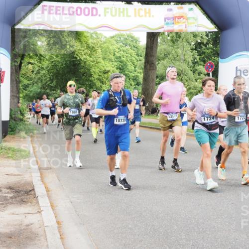 29.06.2025 - hella hamburg halbmarathon MichiJ http://msf.ph/oto/8233580 29.06.2025 10:49:49 Zwischen KM18-KM19 1126, 1722, 1724, 1881, 4370, 4665, 5734, 8469, 8822, 9899, 10194, 10214, 13528, 15093, 18028, 18359, 18717, 18739 meine-sportfotos.de