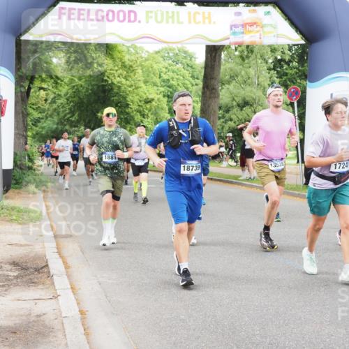 29.06.2025 - hella hamburg halbmarathon MichiJ http://msf.ph/oto/8233671 29.06.2025 10:49:49 Zwischen KM18-KM19 1126, 1722, 1724, 1881, 4370, 4665, 5734, 8469, 8822, 9899, 10194, 10214, 13528, 15093, 18028, 18359, 18717, 18739 meine-sportfotos.de