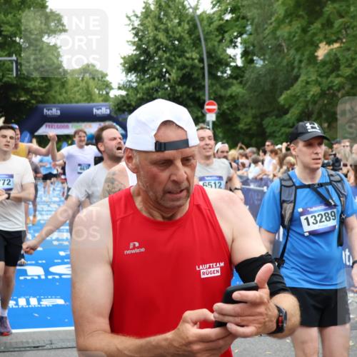 29.06.2025 - hella hamburg halbmarathon Zöllner http://msf.ph/oto/8233676 29.06.2025 10:54:30 Ziel 1442, 3426, 3794, 4635, 4868, 6511, 6512, 7129, 8772, 11009, 11797, 11799, 12321, 12362, 15146, 16327, 19067 meine-sportfotos.de