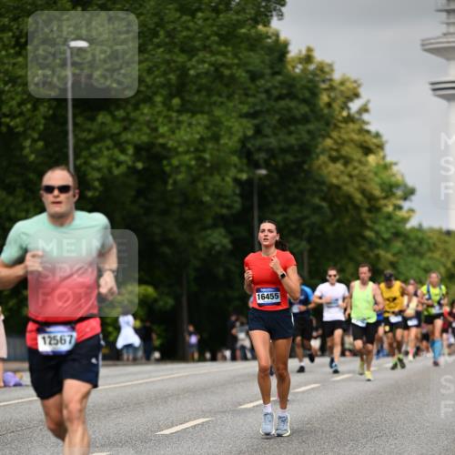 29.06.2025 - hella hamburg halbmarathon Dr. Thomas Lammeyer http://msf.ph/oto/8233685 29.06.2025 10:13:33 Kennedybrücke 7081, 7187, 7636, 9306, 9434, 9781, 10036, 10819, 10943, 11067 meine-sportfotos.de