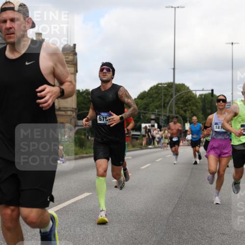 29.06.2025 - hella hamburg halbmarathon Yannick Fuchs http://msf.ph/oto/8233696 29.06.2025 10:34:22 20KM 1358, 1975, 2044, 2563, 2573, 2972, 3547, 3626, 4381, 4398, 4565, 4766, 4888, 5752, 8319, 8346, 8574, 8933, 9116, 9540, 11284, 11714, 11806, 12046, 12091, 12335, 12372, 13190, 13514, 14077, 14272, 14699, 15336, 15421, 15435, 15744, 15828, 17425, 17668, 17792, 17916, 17973, 18013, 18154, 18803 meine-sportfotos.de