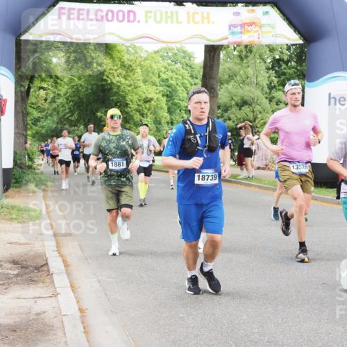 29.06.2025 - hella hamburg halbmarathon MichiJ http://msf.ph/oto/8233729 29.06.2025 10:49:49 Zwischen KM18-KM19 1126, 1722, 1724, 1881, 4370, 4665, 5734, 8469, 8822, 9899, 10194, 10214, 13528, 15093, 18028, 18359, 18717, 18739 meine-sportfotos.de