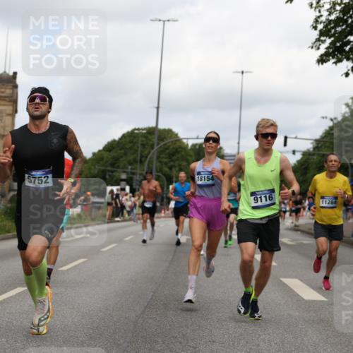29.06.2025 - hella hamburg halbmarathon Yannick Fuchs http://msf.ph/oto/8233794 29.06.2025 10:34:22 20KM 1358, 1975, 2044, 2563, 2573, 2972, 3547, 3626, 4381, 4398, 4565, 4766, 4888, 5752, 8319, 8346, 8574, 8933, 9116, 9540, 11284, 11714, 11806, 12046, 12091, 12335, 12372, 13190, 13514, 14077, 14272, 14699, 15336, 15421, 15435, 15744, 15828, 17425, 17668, 17792, 17916, 17973, 18013, 18154, 18803 meine-sportfotos.de