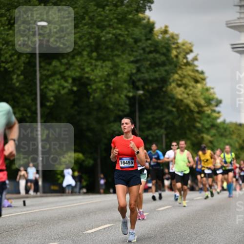 29.06.2025 - hella hamburg halbmarathon Dr. Thomas Lammeyer http://msf.ph/oto/8233798 29.06.2025 10:13:34 Kennedybrücke 5511, 7081, 7187, 7636, 9306, 9366, 9434, 9781, 10036, 10819, 10943, 11067 meine-sportfotos.de