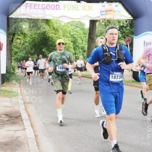 29.06.2025 - hella hamburg halbmarathon MichiJ http://msf.ph/oto/8233822 29.06.2025 10:49:50 Zwischen KM18-KM19 1126, 1334, 1573, 1722, 1724, 1881, 3001, 4370, 4665, 5734, 8469, 8822, 9899, 10194, 10214, 13528, 15093, 18028, 18359, 18717, 18739 meine-sportfotos.de