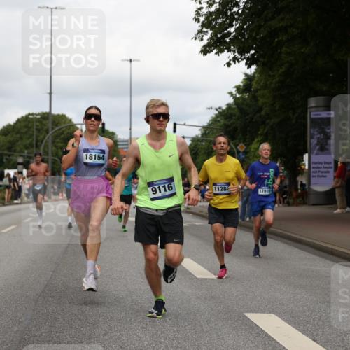 29.06.2025 - hella hamburg halbmarathon Yannick Fuchs http://msf.ph/oto/8233862 29.06.2025 10:34:22 20KM 1358, 1975, 2044, 2563, 2573, 2972, 3547, 3626, 4381, 4398, 4565, 4766, 4888, 5752, 8319, 8346, 8574, 8933, 9116, 9540, 11284, 11714, 11806, 12046, 12091, 12335, 12372, 13190, 13514, 14077, 14272, 14699, 15336, 15421, 15435, 15744, 15828, 17425, 17668, 17792, 17916, 17973, 18013, 18154, 18803 meine-sportfotos.de