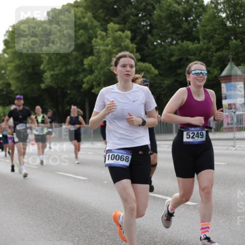 29.06.2025 - hella hamburg halbmarathon Jannik Wohlers http://msf.ph/oto/8233883 29.06.2025 10:28:26 Lombardsbrücke 1518, 1557, 1869, 3717, 4362, 4700, 4834, 5167, 5249, 5250, 6102, 9642, 10068, 14205, 15143, 15256, 15452, 15453, 16643 meine-sportfotos.de
