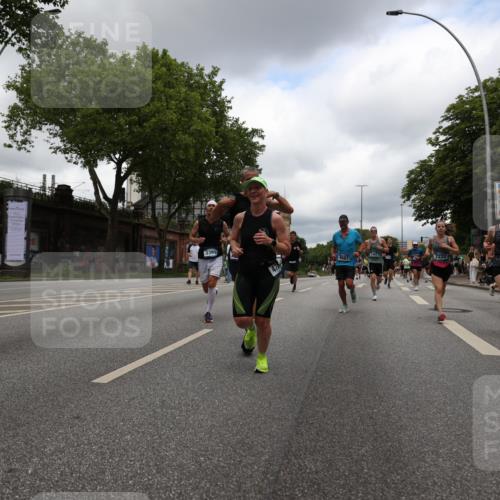 29.06.2025 - hella hamburg halbmarathon Yannick Fuchs http://msf.ph/oto/8233918 29.06.2025 10:47:00 20KM 1257, 1258, 1482, 1683, 2111, 2208, 2346, 2910, 3334, 3399, 3999, 4065, 4419, 4587, 4726, 5077, 5169, 5194, 5607, 5907, 6198, 6897, 7232, 7383, 7509, 8273, 8361, 8587, 8651, 8955, 9065, 9163, 10529, 10724, 11217, 11588, 11589, 11604, 11689, 12155, 12482, 12910, 14805, 15430, 15681, 15980, 16467, 16929, 17710, 18249, 18331, 18720, 18901, 19208, 19244 meine-sportfotos.de