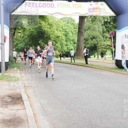 29.06.2025 - hella hamburg halbmarathon MichiJ http://msf.ph/oto/8233921 29.06.2025 10:26:49 Zwischen KM18-KM19 5091, 8002, 10922, 11282, 11423, 12900, 15382, 18584 meine-sportfotos.de