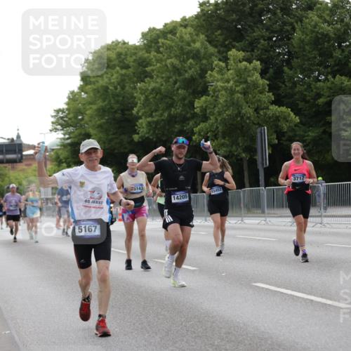 29.06.2025 - hella hamburg halbmarathon Jannik Wohlers http://msf.ph/oto/8233993 29.06.2025 10:28:28 Lombardsbrücke 1518, 1557, 1869, 3717, 4161, 4362, 4700, 4834, 4982, 5167, 5249, 5250, 6102, 7169, 10068, 12442, 14205, 15143, 15256, 15452, 15453, 16643 meine-sportfotos.de