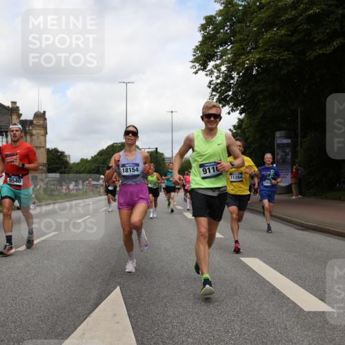 29.06.2025 - hella hamburg halbmarathon Yannick Fuchs http://msf.ph/oto/8234004 29.06.2025 10:34:23 20KM 1358, 1975, 2044, 2563, 2573, 2972, 3547, 3626, 4381, 4398, 4565, 4766, 4888, 5752, 6149, 8319, 8346, 8574, 8933, 9116, 9540, 11284, 11714, 11806, 12046, 12091, 12335, 12372, 13190, 14077, 14272, 14699, 15336, 15421, 15435, 15744, 15828, 17425, 17668, 17792, 17916, 17973, 18013, 18154, 18803 meine-sportfotos.de