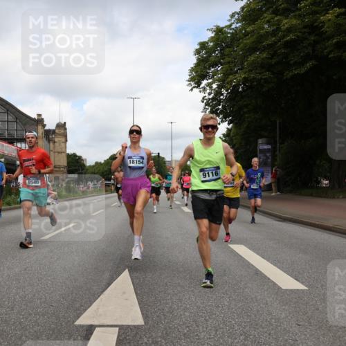 29.06.2025 - hella hamburg halbmarathon Yannick Fuchs http://msf.ph/oto/8234051 29.06.2025 10:34:23 20KM 1358, 1975, 2044, 2563, 2573, 2972, 3547, 3626, 4381, 4398, 4565, 4766, 4888, 5752, 6149, 8319, 8346, 8574, 8933, 9116, 9540, 11284, 11714, 11806, 12046, 12091, 12335, 12372, 13190, 14077, 14272, 14699, 15336, 15421, 15435, 15744, 15828, 17425, 17668, 17792, 17916, 17973, 18013, 18154, 18803 meine-sportfotos.de