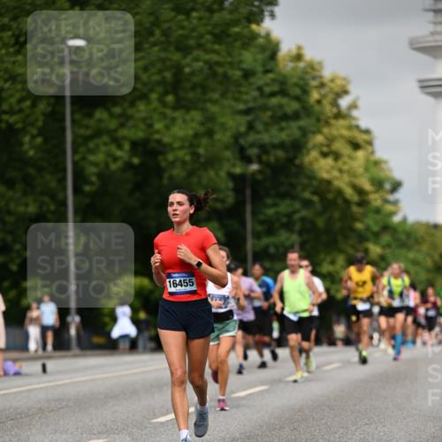 29.06.2025 - hella hamburg halbmarathon Dr. Thomas Lammeyer http://msf.ph/oto/8234057 29.06.2025 10:13:35 Kennedybrücke 5511, 7081, 7187, 7636, 9306, 9366, 9434, 9781, 10036, 10819, 10943, 11067 meine-sportfotos.de