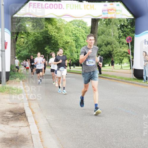 29.06.2025 - hella hamburg halbmarathon MichiJ http://msf.ph/oto/8234062 29.06.2025 10:26:51 Zwischen KM18-KM19 2296, 4148, 5091, 8002, 11423, 12900, 15382, 18584 meine-sportfotos.de
