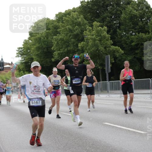 29.06.2025 - hella hamburg halbmarathon Jannik Wohlers http://msf.ph/oto/8234079 29.06.2025 10:28:28 Lombardsbrücke 1518, 1557, 1869, 3717, 4161, 4362, 4700, 4834, 4982, 5167, 5249, 5250, 6102, 7169, 10068, 12442, 14205, 15143, 15256, 15452, 15453, 16643 meine-sportfotos.de