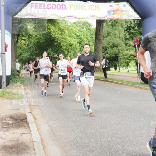 29.06.2025 - hella hamburg halbmarathon MichiJ http://msf.ph/oto/8234129 29.06.2025 10:26:52 Zwischen KM18-KM19 2262, 2296, 4148, 5248, 8002, 11423, 12900, 14274, 17722 meine-sportfotos.de